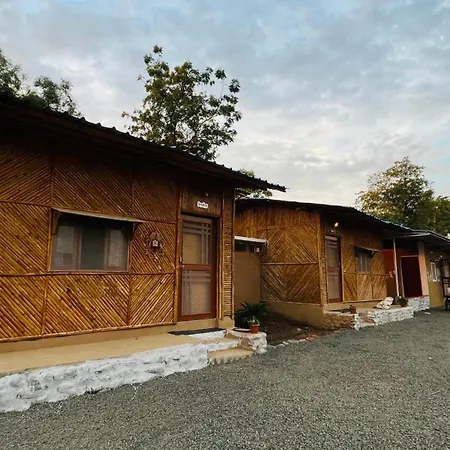Vasant Bamboo Cottage Maheshwar Exterior photo